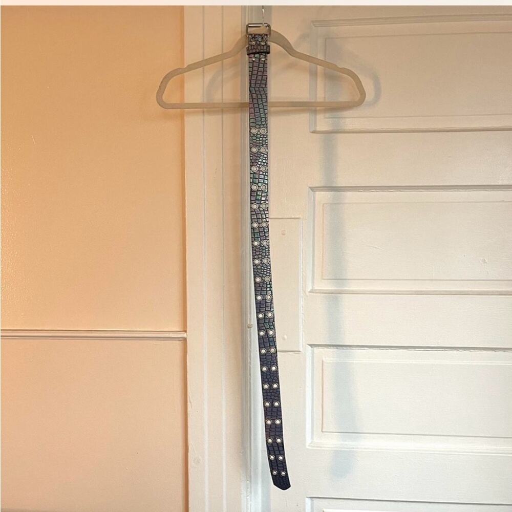 Y2K iridescent grommet belt - Picture 7 of 9